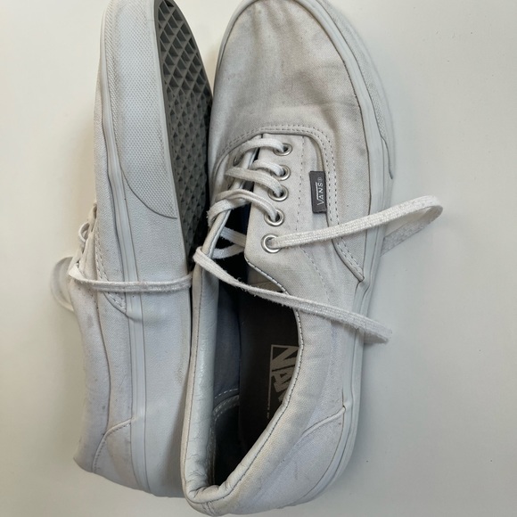 Vans - Picture 2 of 4